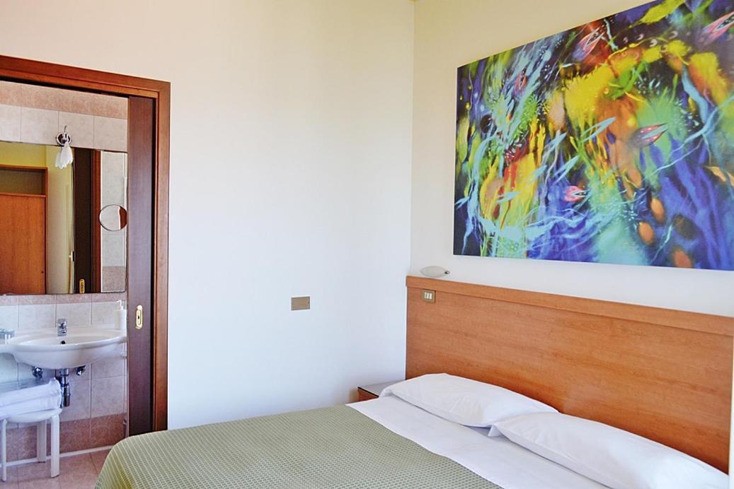 Cristina Hotel